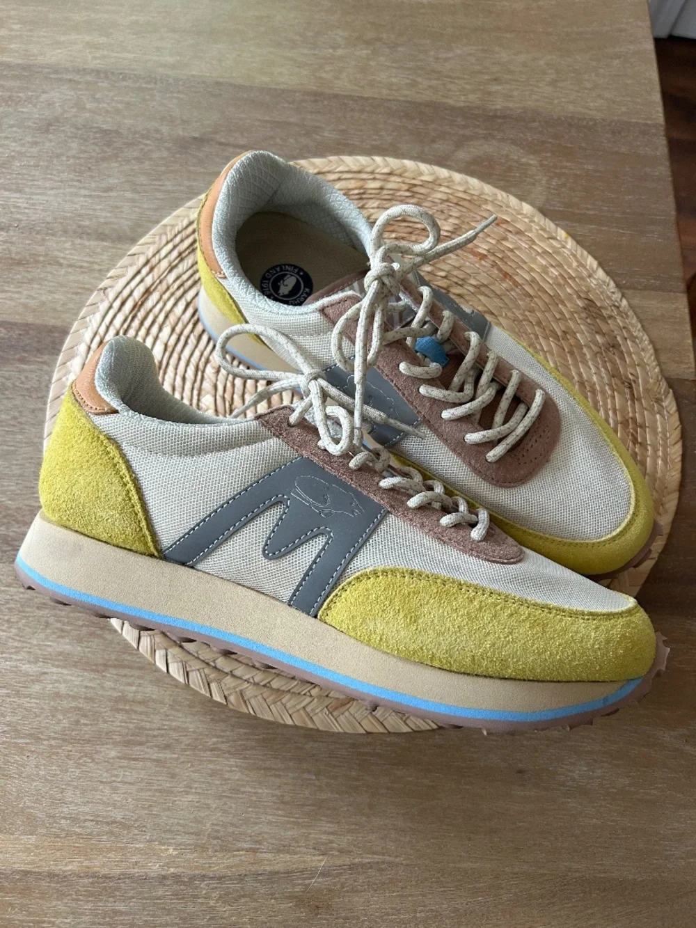KARHU AIR CUSHION ALBATROSS CONTROL SNEAKERS